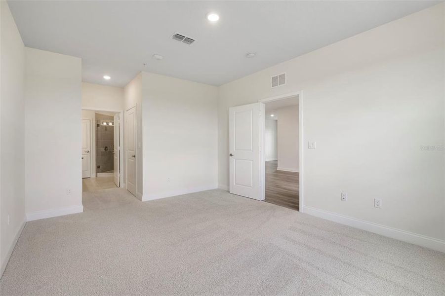 Spacious, unfurnished interior of a new home in Gatherings® of Lake Nona, Orlando (Image 26).