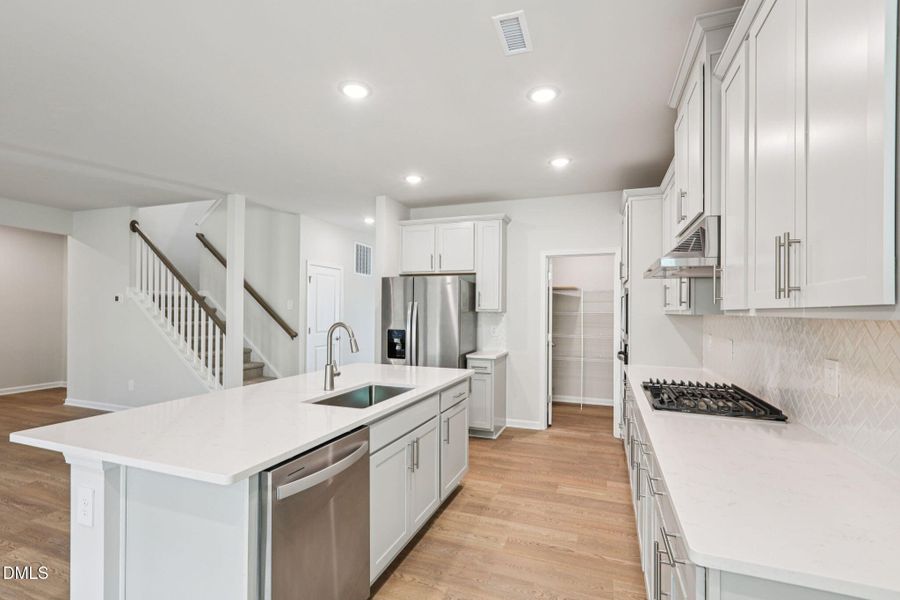 13-web-or-mls-Raleigh - Oak Manor - 145