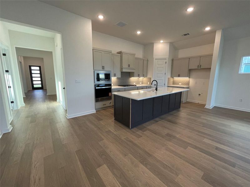Light & Bright Open Concept Kitchen