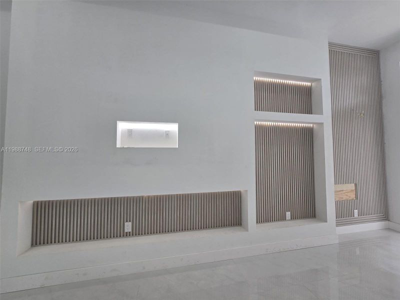 Spacious, unfurnished interior of a new home in , Cape Coral (Image 22).