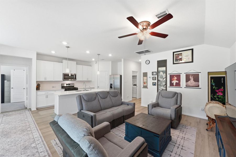 Furnished interior view inside a new home in Granger Pointe - Premier Series, Conroe (Image 10). Furnished interior view inside a new home in Granger Pointe - Premier Series, Conroe (Image 10).