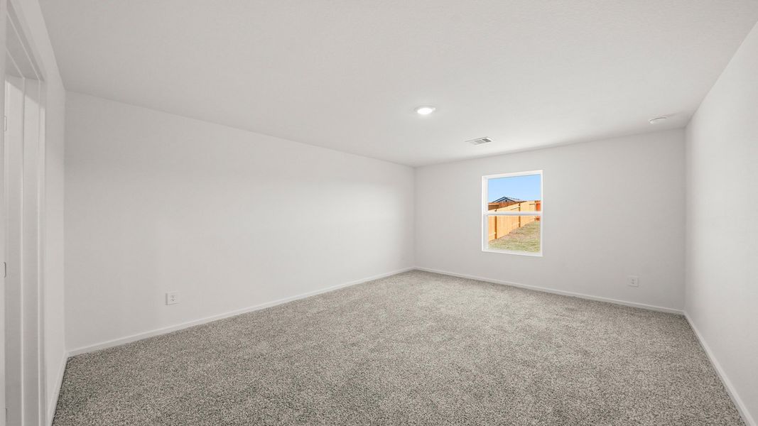 Representative unfurnished interior of a home built from the Callahan by D.R. Horton in Lexington Heights, Willis (Image 20).