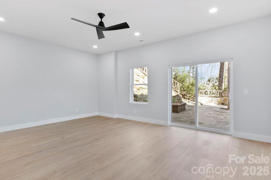 Spacious, unfurnished interior of a new home in , Hendersonville (Image 19).