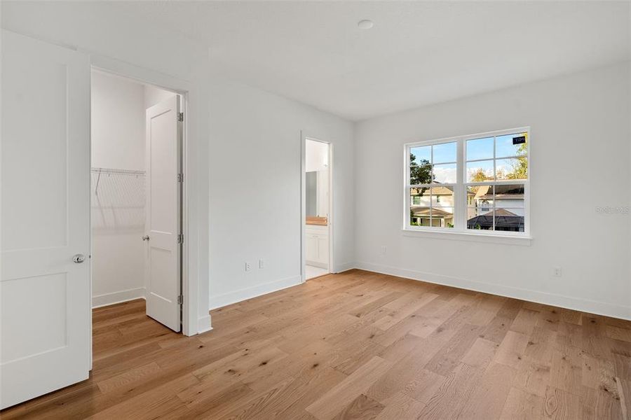 Spacious, unfurnished interior of a new home in , Tampa (Image 10).