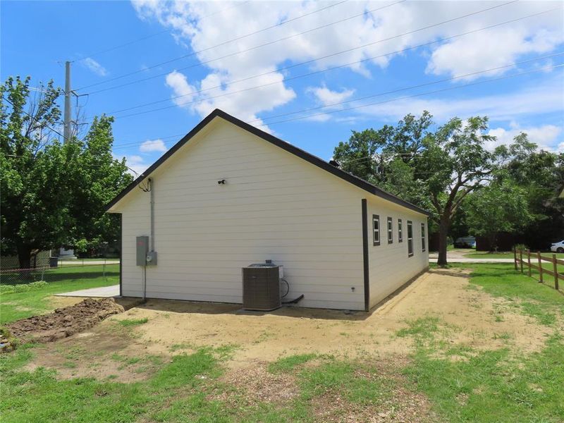 Exterior details and patio area of a home in , Wills Point (Image 16).