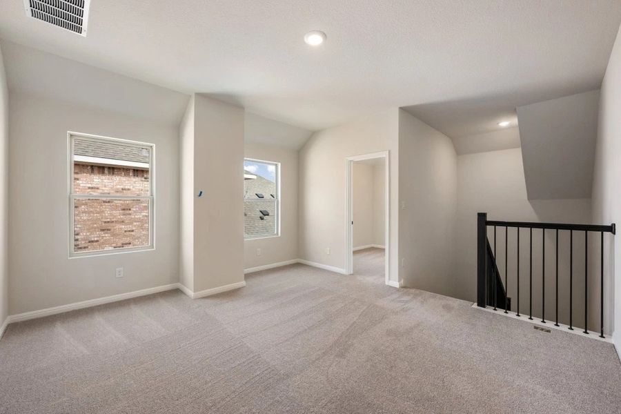 Spacious, unfurnished interior of a new home in Berry Creek Highlands, Georgetown (Image 39).