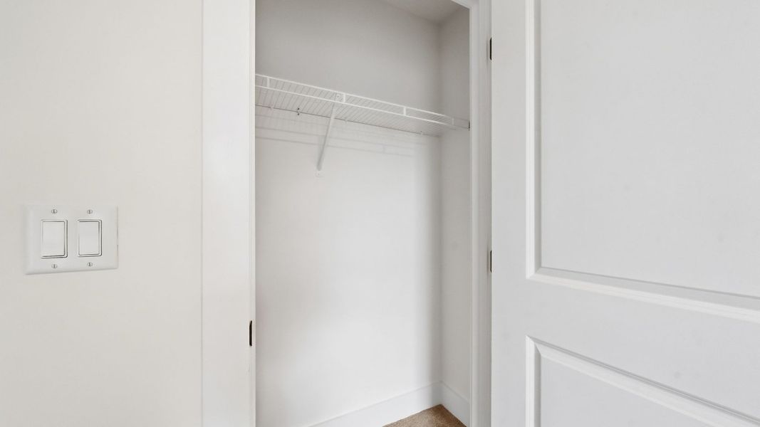 Spacious, unfurnished interior of a new home in Fieldcrest Acres, Blountville (Image 25).