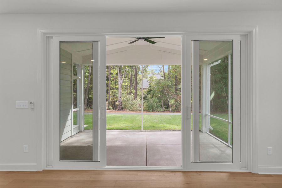 Representative unfurnished interior of a home built from the The Hampton by RobuckHomes in Stonehenge, Raleigh (Image 93).