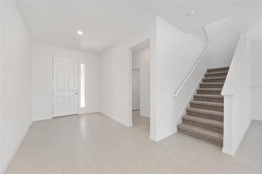Spacious, unfurnished interior of a new home in Calesa Township, Ocala (Image 18).