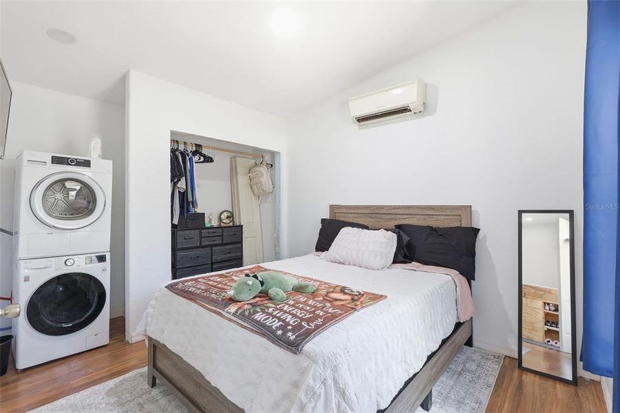 Furnished interior view inside a new home in , Dunnellon (Image 5).
