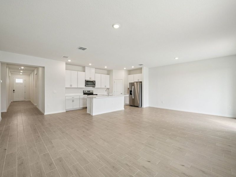 Spacious, unfurnished interior of a new home in Two Rivers - Classic Series, Zephyrhills (Image 11).