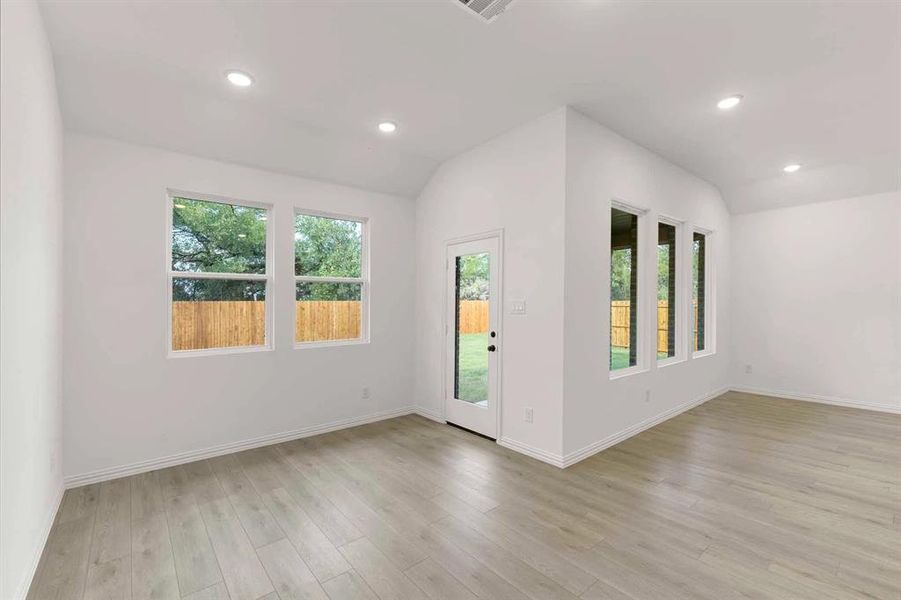 Spacious, unfurnished interior of a new home in Monticello Park, Princeton (Image 21).