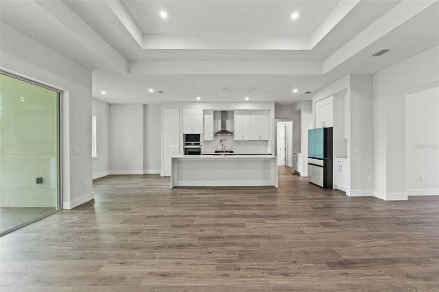 Spacious, unfurnished interior of a new home in Southern Hills Plantation, Brooksville (Image 32).