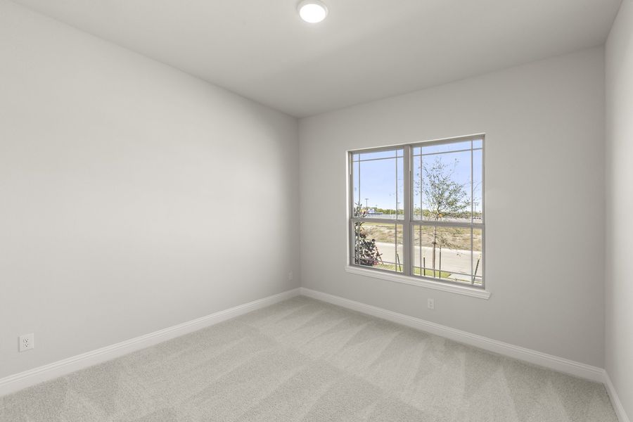 Spacious, unfurnished interior of a new home in River Ranch, Van Alstyne (Image 22).