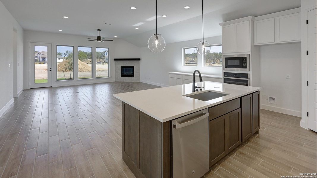 Furnished interior view inside a new home in Esperanza 50', Boerne (Image 14).