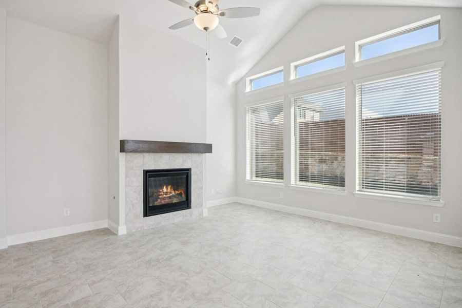 Spacious, unfurnished interior of a new home in Heartland, Heartland (Image 14).