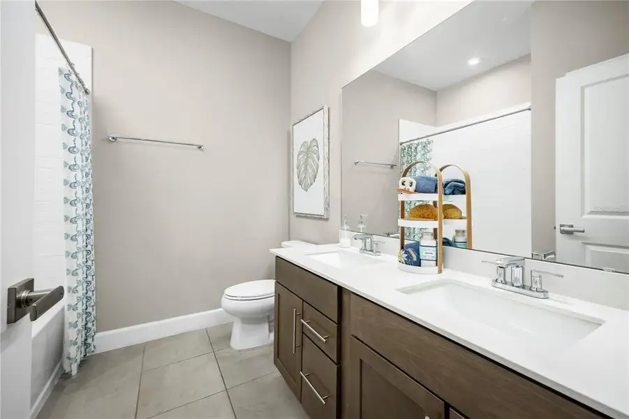Furnished interior view inside a new home in Hammock Oaks, Lady Lake (Image 5).
