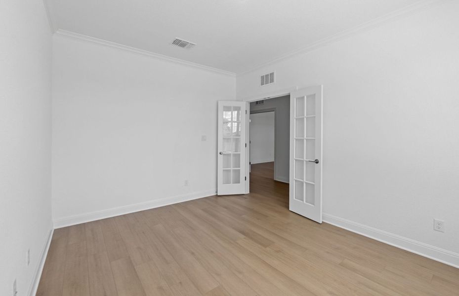Spacious, unfurnished interior of a new home in Bluffview Reserve, Leander (Image 51).