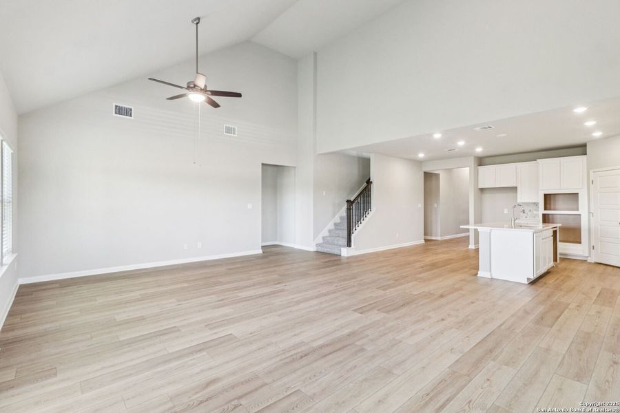 Spacious, unfurnished interior of a new home in Arcadia Ridge - Classic Series, San Antonio (Image 32).