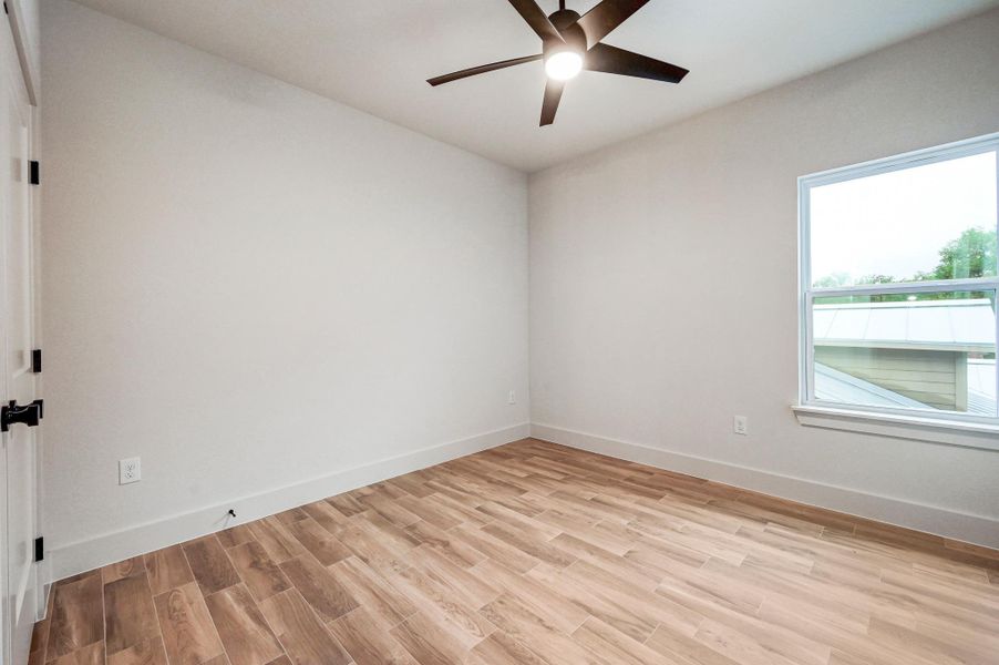 Spacious, unfurnished interior of a new home in , Wimberley (Image 28).