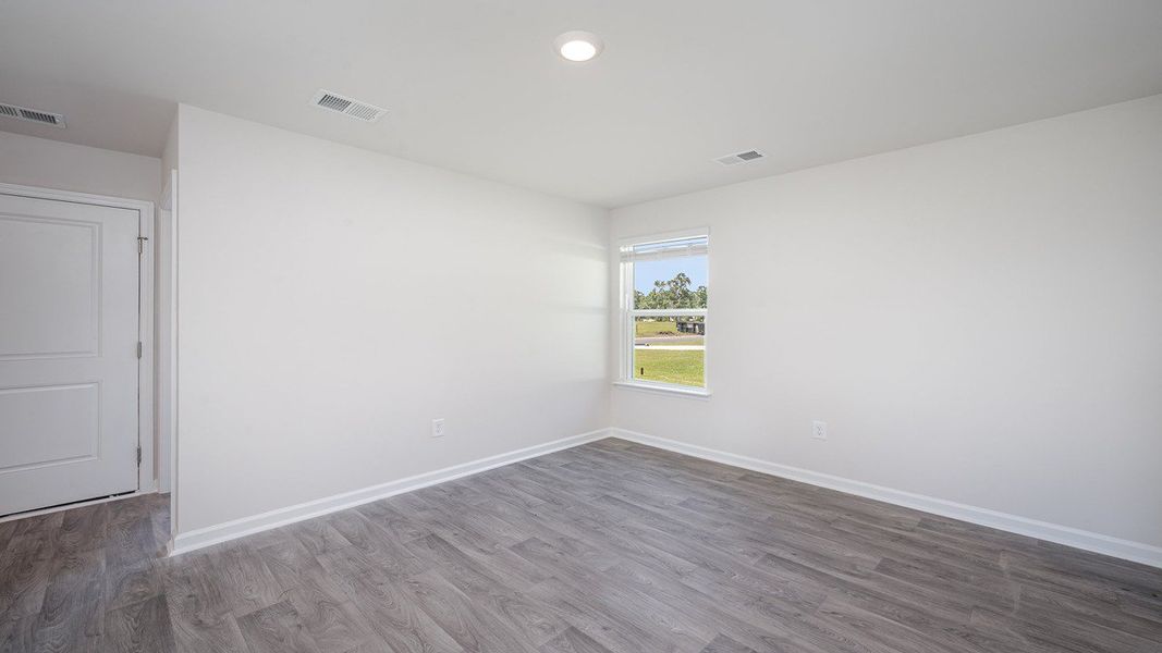 Spacious, unfurnished interior of a new home in Cottonwood Place, Tabor City (Image 6).