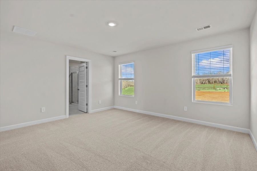 Spacious, unfurnished interior of a new home in Creek Ridge - Heritage Collection, Spartanburg (Image 16).