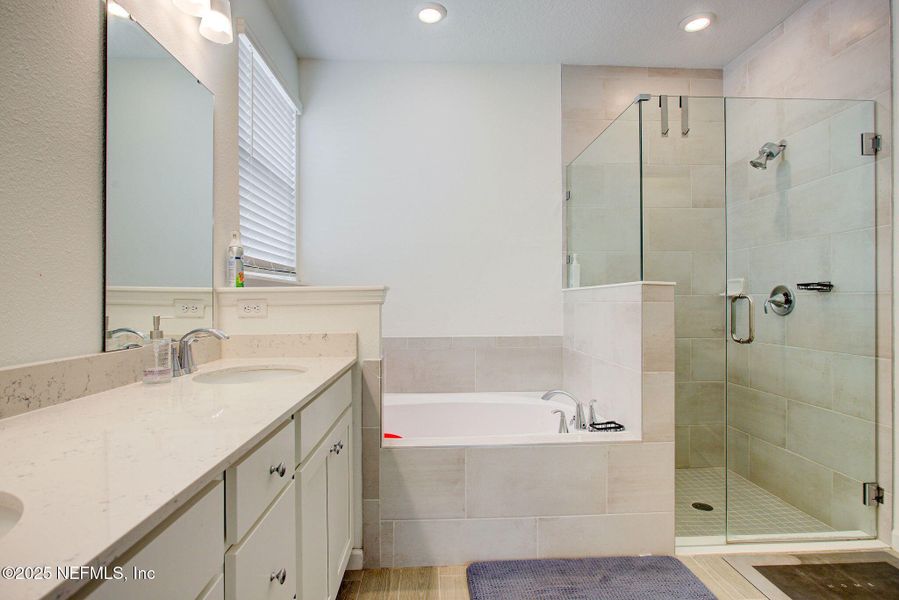 Furnished interior view inside a new home in , Green Cove Springs (Image 8).
