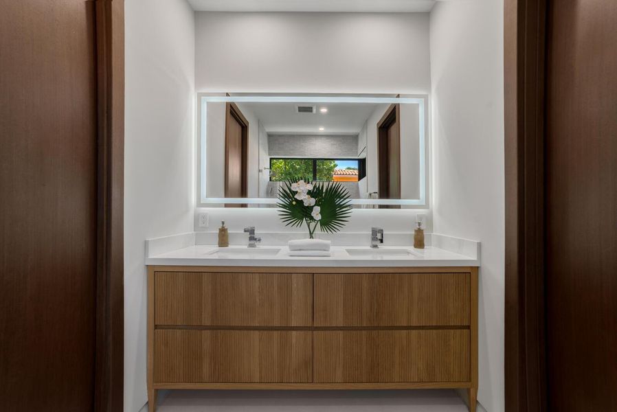 _LG10544-MLS _LG10544-MLS
