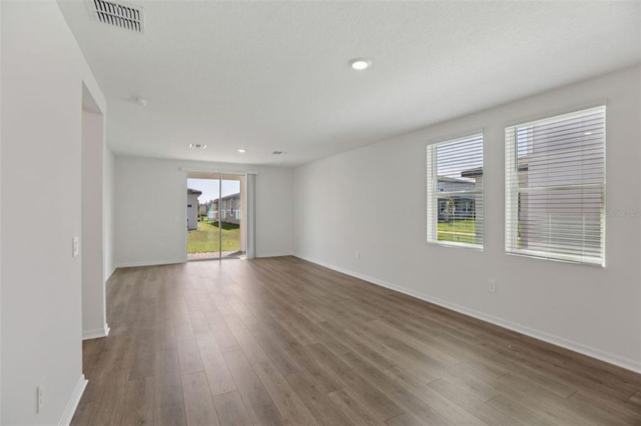 Spacious, unfurnished interior of a new home in Springs at Lake Alfred - Classic Series, Lake Alfred (Image 30).