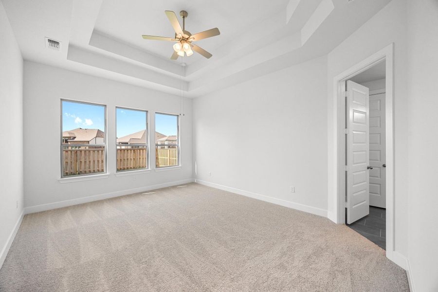 Spacious, unfurnished interior of a new home in Parmer Ranch, Georgetown (Image 16).