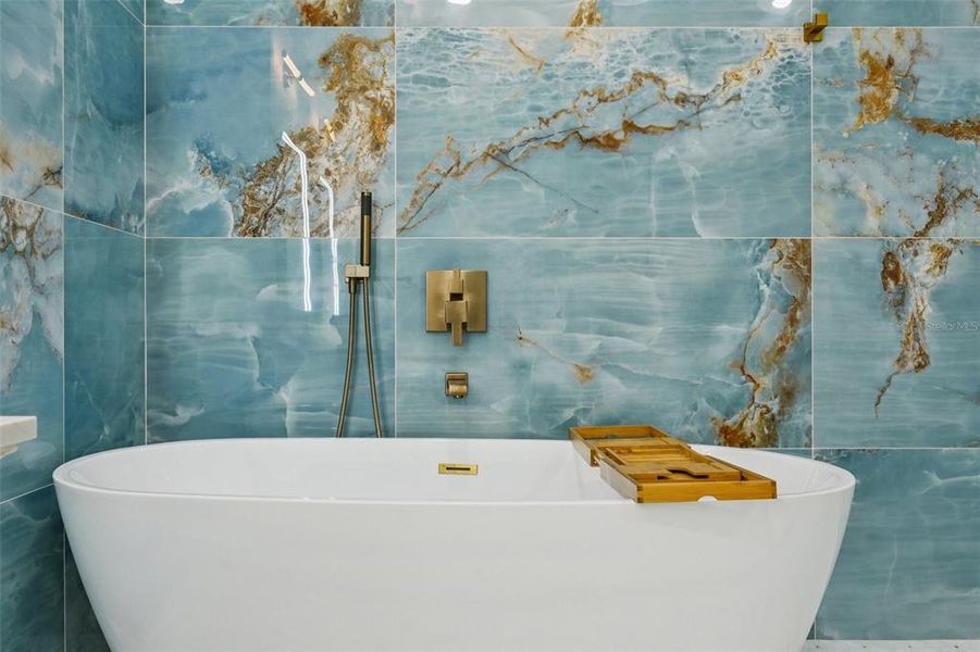 Close-up of interior finishes inside a home in , Clearwater (Image 21). Close-up of interior finishes inside a home in , Clearwater (Image 21).