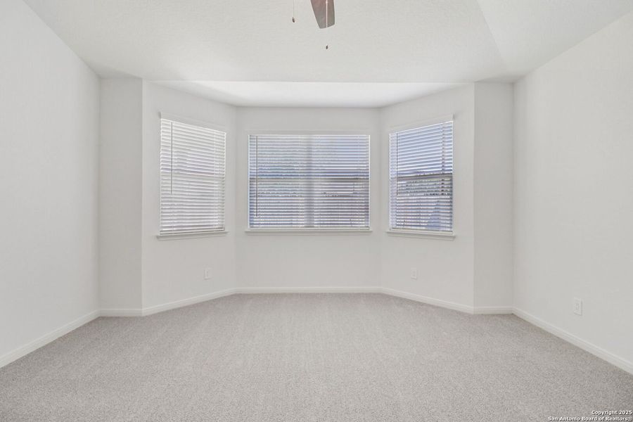 Spacious, unfurnished interior of a new home in Thomas Pond, San Antonio (Image 35). Spacious, unfurnished interior of a new home in Thomas Pond, San Antonio (Image 35).