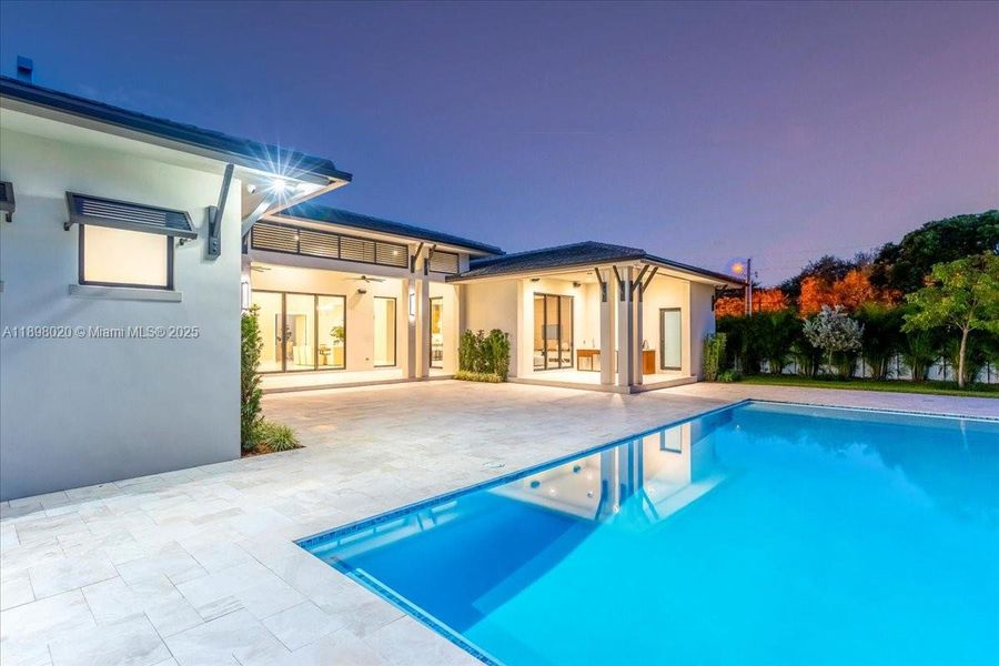 Community amenities in , Miami (Image 52). Community amenities in , Miami (Image 52).