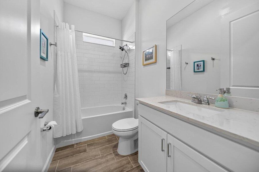 guestbath1.jpg-SMALL guestbath1.jpg-SMALL