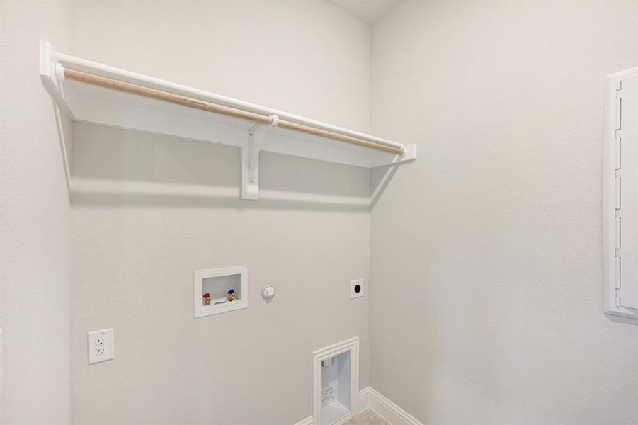 Spacious, unfurnished interior of a new home in Hulen Trails, Fort Worth (Image 34).