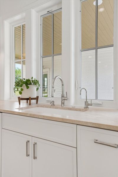 Close-up of interior finishes inside a home in , Wadmalaw Island (Image 20).