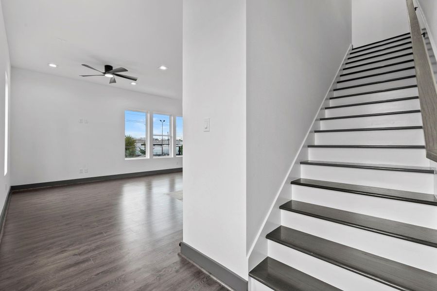 Spacious, unfurnished interior of a new home in , Houston (Image 18).