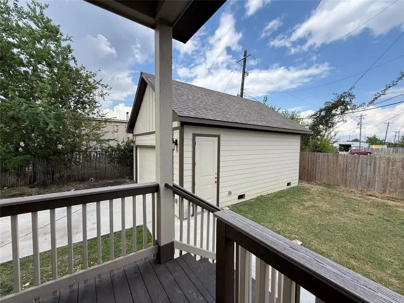 Exterior details and patio area of a home in , Pasadena (Image 4).