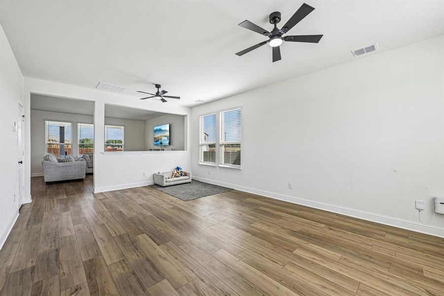 Spacious, unfurnished interior of a new home in Cottonwood Creek, Seagoville (Image 22). Spacious, unfurnished interior of a new home in Cottonwood Creek, Seagoville (Image 22).
