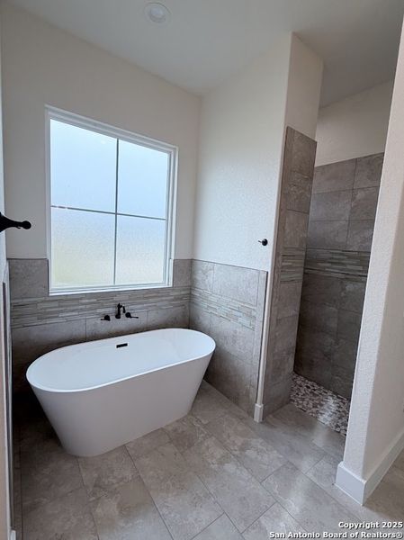 Furnished interior view inside a new home in , Floresville (Image 7).