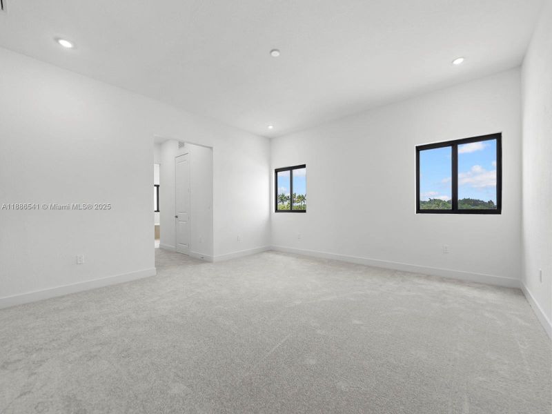 Spacious, unfurnished interior of a new home in , Homestead (Image 17).