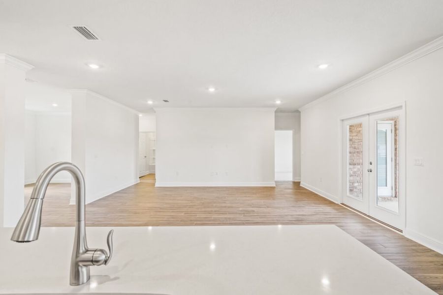 Spacious, unfurnished interior of a new home in Natureview, Freeport (Image 17).