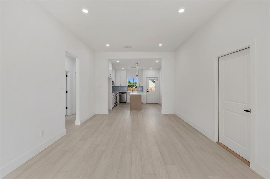 Spacious, unfurnished interior of a new home in , Granbury (Image 13). Spacious, unfurnished interior of a new home in , Granbury (Image 13).