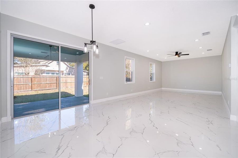 Spacious, unfurnished interior of a new home in , Orlando (Image 18).