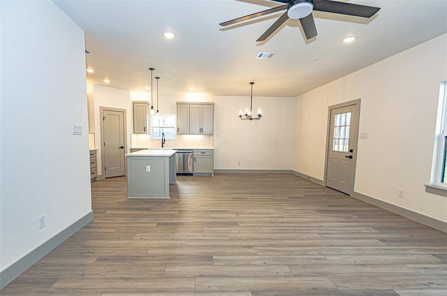 Spacious, unfurnished interior of a new home in , Cleburne (Image 27).