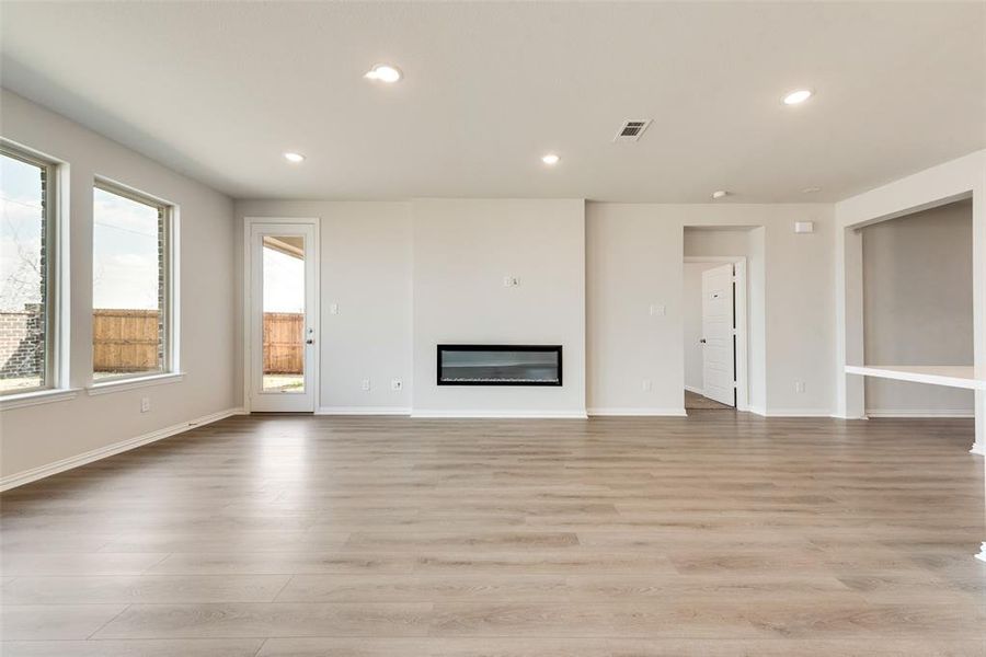 Spacious, unfurnished interior of a new home in Sutton Fields, Celina (Image 23).