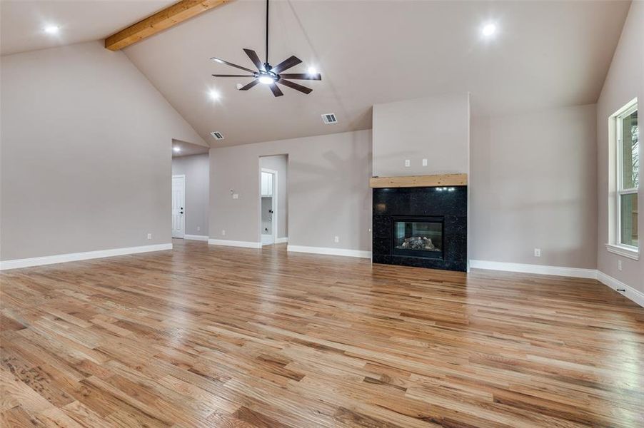 Spacious, unfurnished interior of a new home in , Seagoville (Image 13).