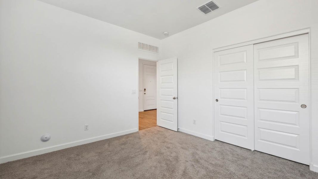 Spacious, unfurnished interior of a new home in Magma Ranch Vistas, Florence (Image 21).