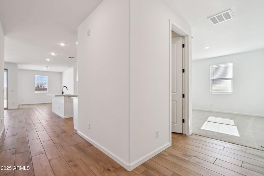 27-web-or-mls-S 95th Dr-S0512-023