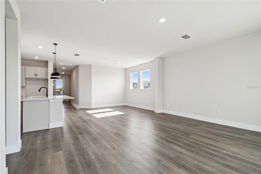 Spacious, unfurnished interior of a new home in Waterset Tradition Series, Apollo Beach (Image 25).